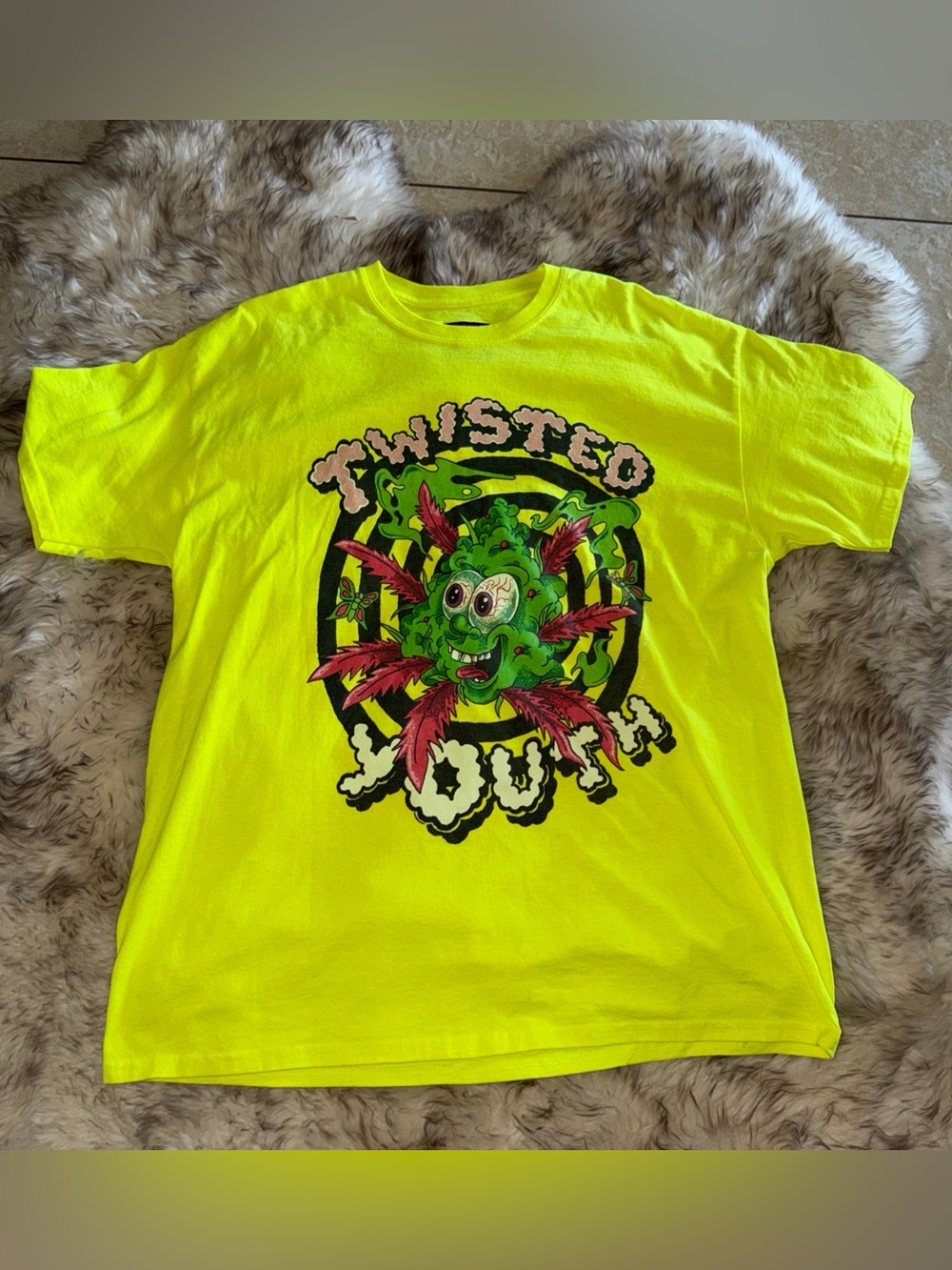Teen Hearts T Shirt Twisted Youth Graphic Bud Festival XL Herb Neon Yellow Joke